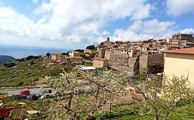 Appartamenti Giglio Castello